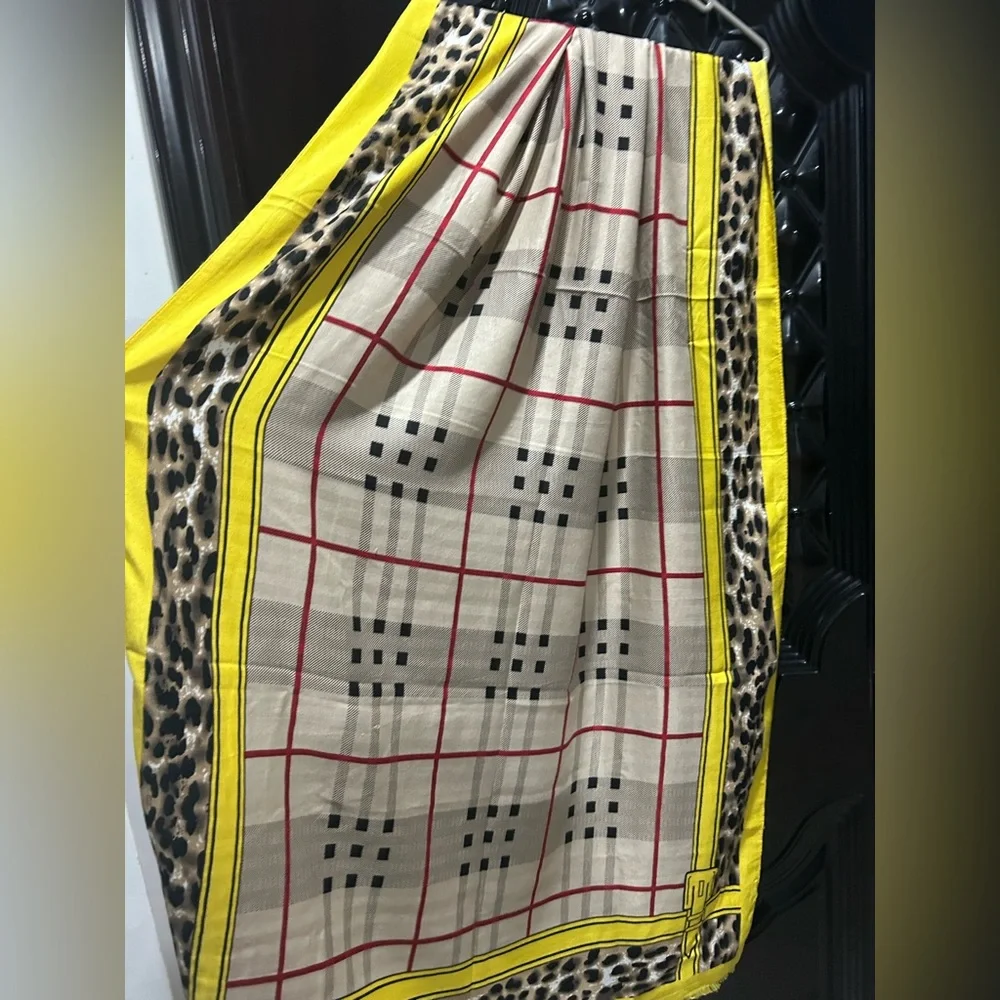 Burberry London shawl. Used . Condition 9/10 - Picture 2 of 7